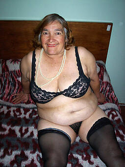 hotties nude chubby grannies