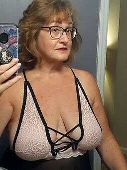 gorgeous grannies with glasses nude