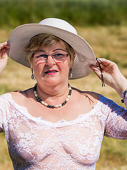 American horny gilfs photo